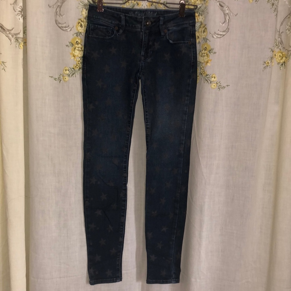 4 for $15 deal! Bullhead Black star denim jeans size 0!